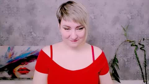 djullia online show from February 6, 7:45 am