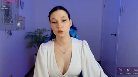 Mia online show from April 19, 9:20 am