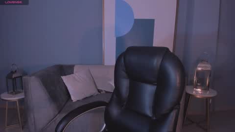 Dolcie  online show from December 24, 11:38 am