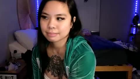 DOLLLFACE online show from January 11, 7:17 am