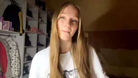 Anika online show from February 28, 6:18 pm