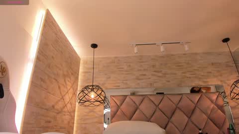  DOROTHY online show from February 6, 3:06 am