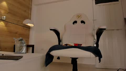  DOROTHY online show from February 26, 1:36 am