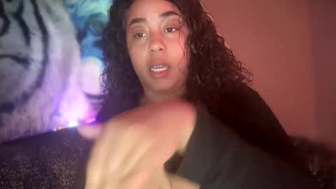 dove_love22 online show from November 15, 10:11 pm