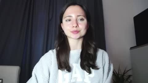 Nicole online show from February 4, 2:42 pm