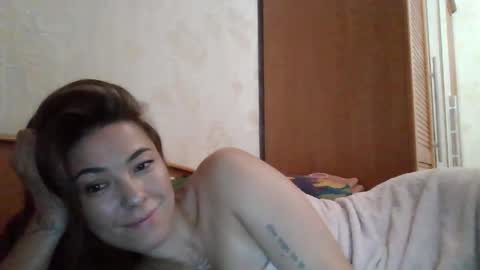 dream_petal_ online show from April 5, 3:00 pm