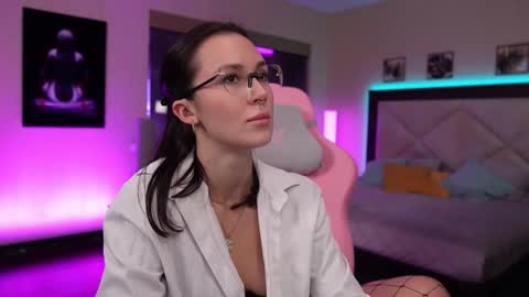 Sarah online show from November 13, 10:20 pm