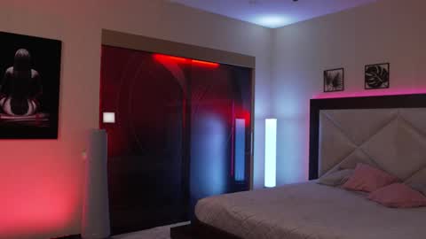 Sarah online show from December 3, 8:44 pm