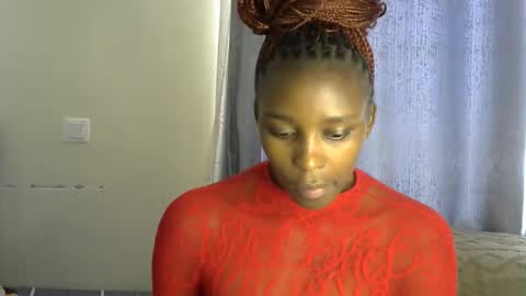 dreamy_queen online show from April 18, 10:18 am