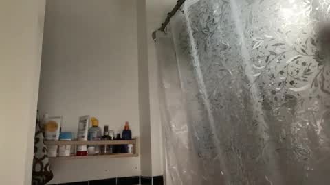 RIRI OR DREAMY online show from January 17, 4:25 pm