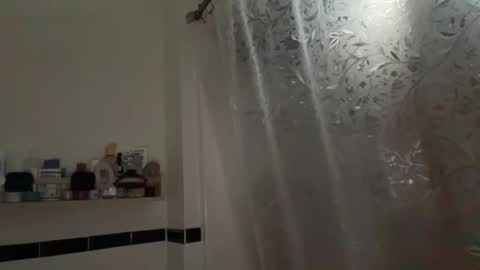 RIRI OR DREAMY online show from March 14, 2:51 pm