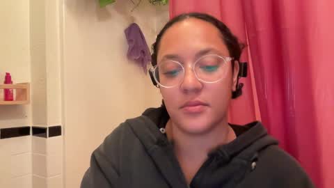 RIRI OR DREAMY online show from February 27, 4:31 am