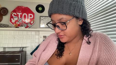 RIRI OR DREAMY online show from January 25, 5:26 pm