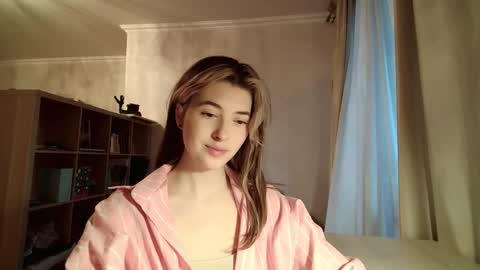 Dia online show from March 23, 3:29 pm