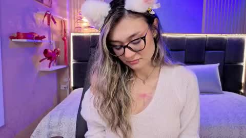 Victoria online show from November 12, 9:46 pm