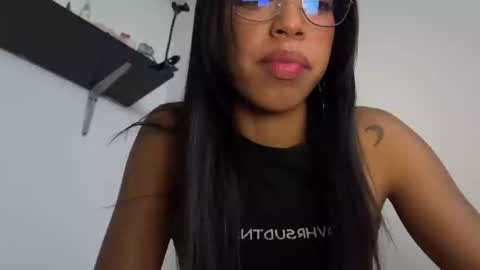 Dulce online show from December 6, 2:35 am