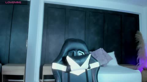 D U L C E online show from April 18, 2:47 am