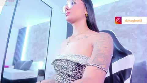 D U L C E online show from April 19, 2:00 am