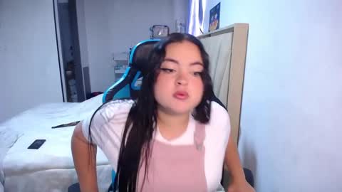 Nicole   online show from June 3, 2:33 pm