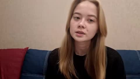 Snapshot of dustidickirson chatting on October 22, 4:12 pm Alisa online show from October 22, 4:12 pm