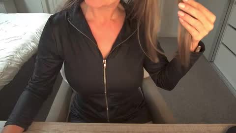 Ambertje040 online show from October 6, 7:47 am