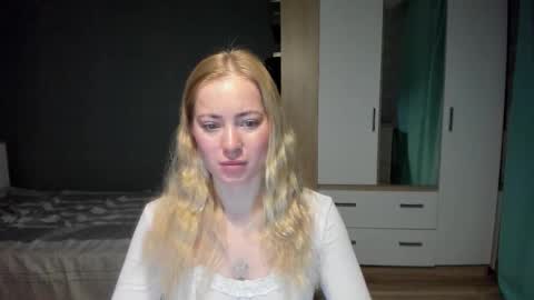 fansly - yourbestbaby online show from December 22, 3:53 am