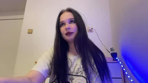 Maya online show from April 18, 7:07 pm