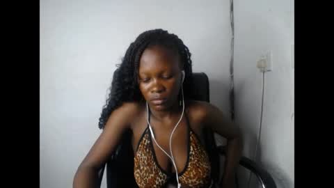 Lilly online show from April 12, 11:39 pm