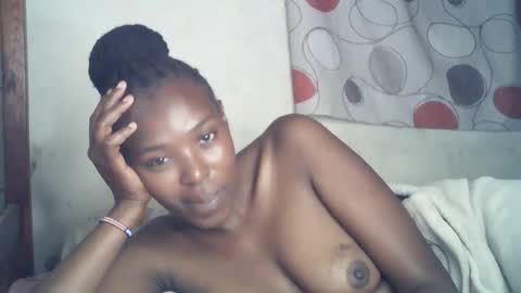 ebony_phoenix12 online show from October 21, 2:04 am