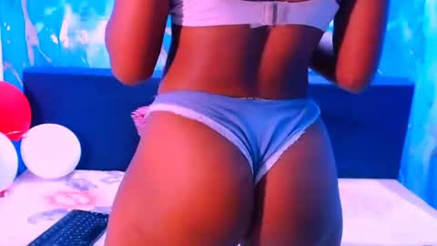 ebonypretty69 online show from February 12, 7:10 am