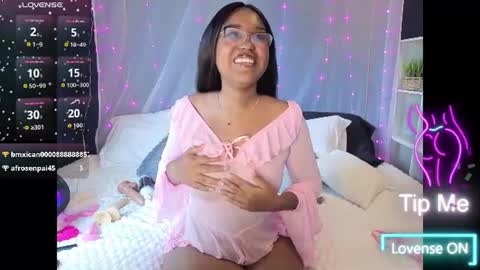 ebonyrosexoxo online show from June 22, 2:36 pm