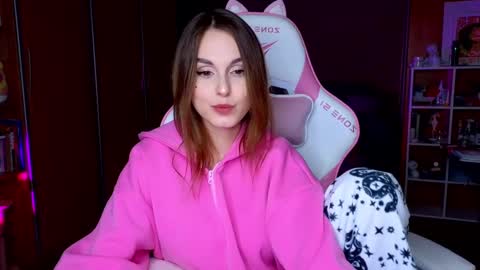 Edeline online show from March 7, 4:44 pm