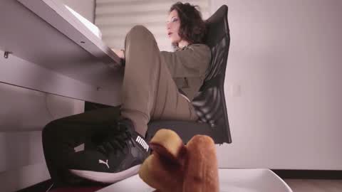 Edranah online show from December 3, 11:40 pm