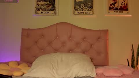 effy online show from October 25, 3:03 am