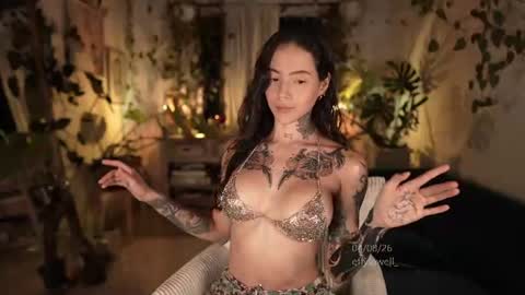Effy online show from August 5, 1:45 am