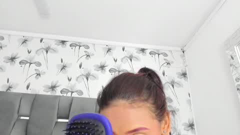 Snapshot of ehotloveaxxx chatting on October 21, 6:23 pm Valery online show from October 21, 6:23 pm