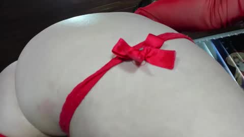 Stellita Muri  online show from November 28, 4:43 pm