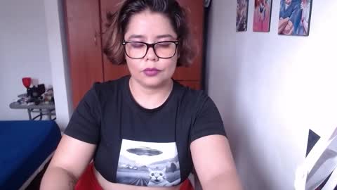 eimy_saenzz online show from November 26, 8:32 pm