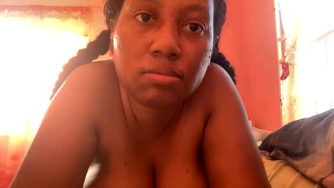 Eirondra Valeen online show from November 11, 7:11 pm