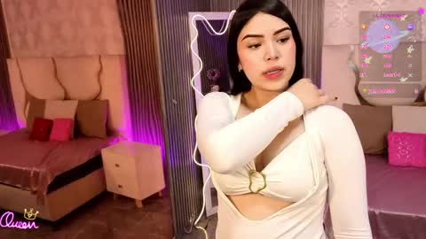 ela_tay1 online show from April 10, 7:53 pm