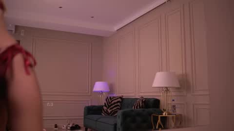 Ella online show from March 14, 6:47 am