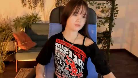 Your sweet girl online show from February 3, 7:29 pm