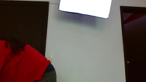 Im Ela online show from December 4, 1:02 pm