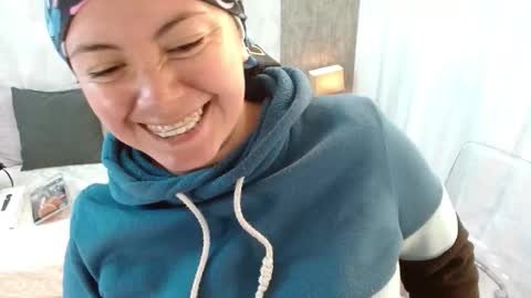 Im Ela online show from November 11, 11:07 am