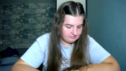 Elanis online show from October 11, 3:26 pm