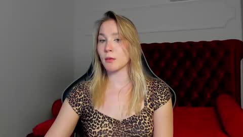 elaravoltage online show from March 30, 5:12 pm