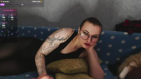 elay_noir online show from April 16, 9:39 pm