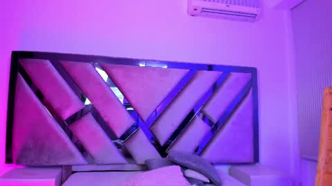 elena_tylor online show from June 12, 3:03 am