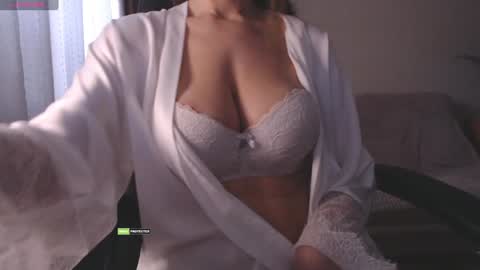 Heleonora online show from December 3, 7:19 am