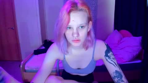 elieiza_xo online show from February 16, 9:20 am